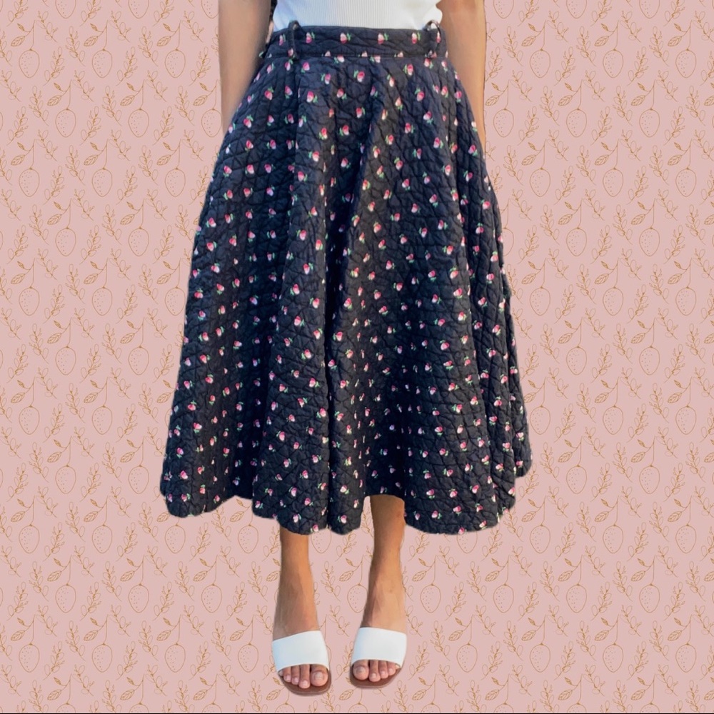 🚫SOLD🚫 Vintage Navy Floral Prairie Skirt 🌷 - Picture 1 of 5